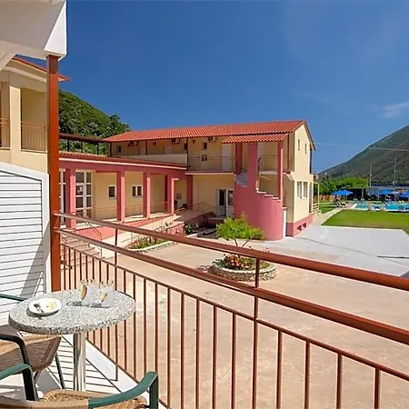Menes Hotel Katokhorion (Lefkada)