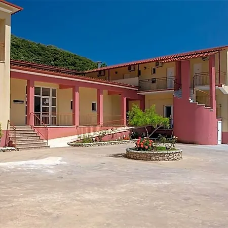 Menes Hotel 3*